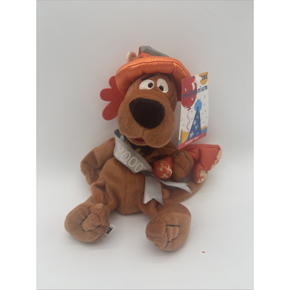 WARNER BROS STUDIO STORE MILLENNIUM HANNA BARBERA SCOOBY-DOO PLUSH WITH TAG 2000